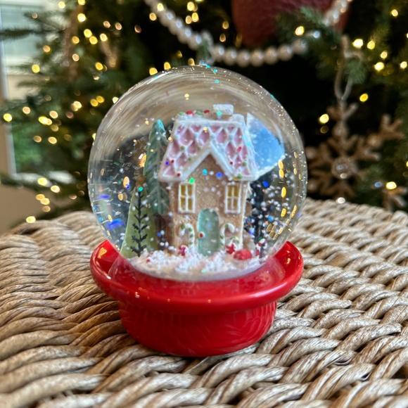 Gingerbread mug snow globe Christmas 2023 - Picture 10 of 11